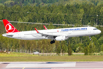 TC-JTK - Turkish Airlines Airbus A321
