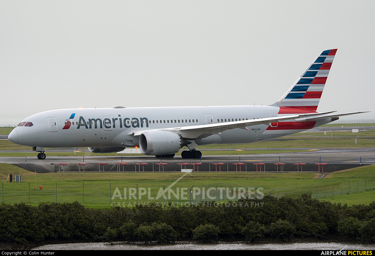 American Airlines N802AN aircraft at Auckland Intl