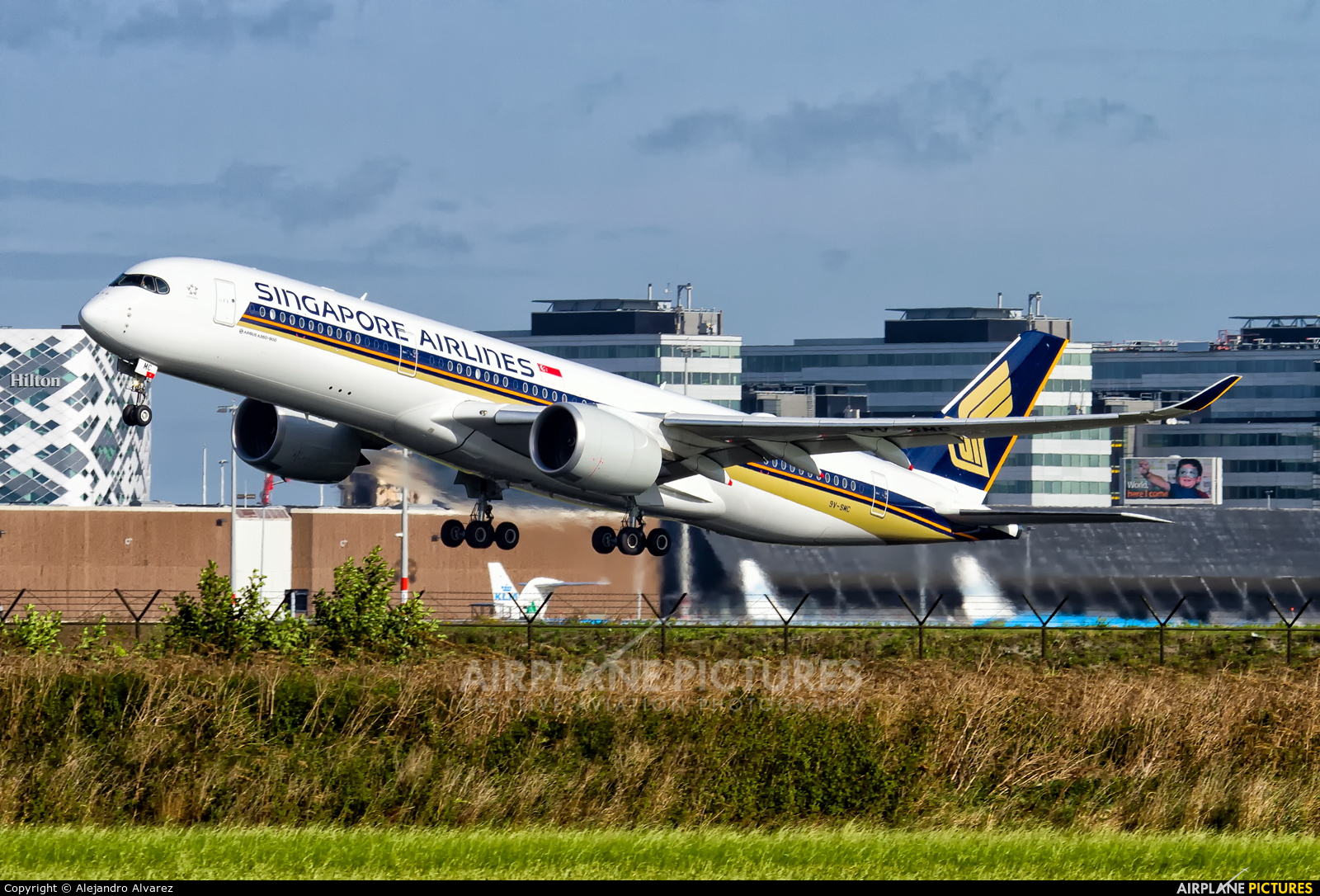 Singapore Airlines 9V-SMC aircraft at Amsterdam - Schiphol