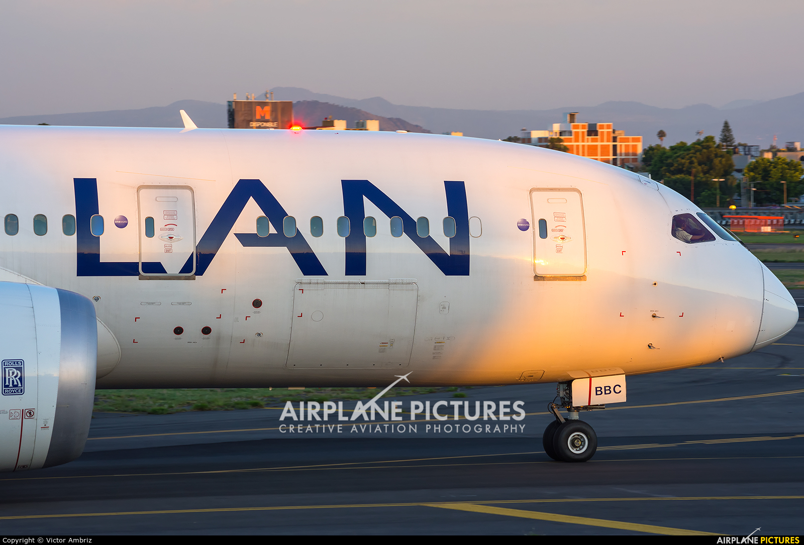 LAN Airlines CC-BBC aircraft at Mexico City - Licenciado Benito Juarez Intl