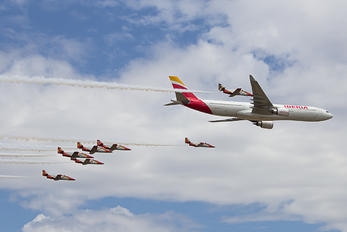 EC-LZX - Iberia Airbus A330-300