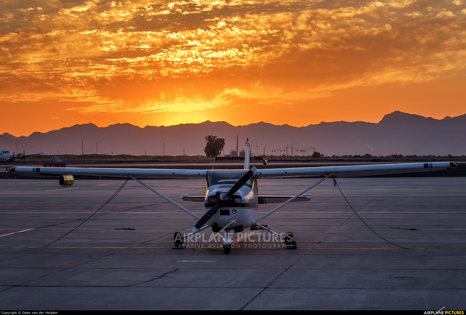 Private N20785 aircraft at Phoenix - Goodyear