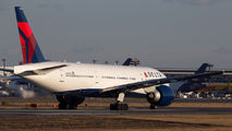 Delta Air Lines N709DN image