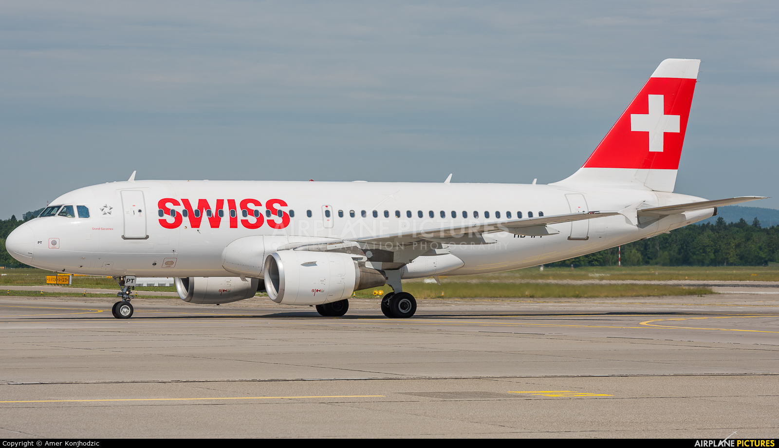 Swiss HB-IPT aircraft at Zurich