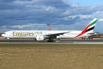 A6-EBC - Emirates Airlines Boeing 777-300ER