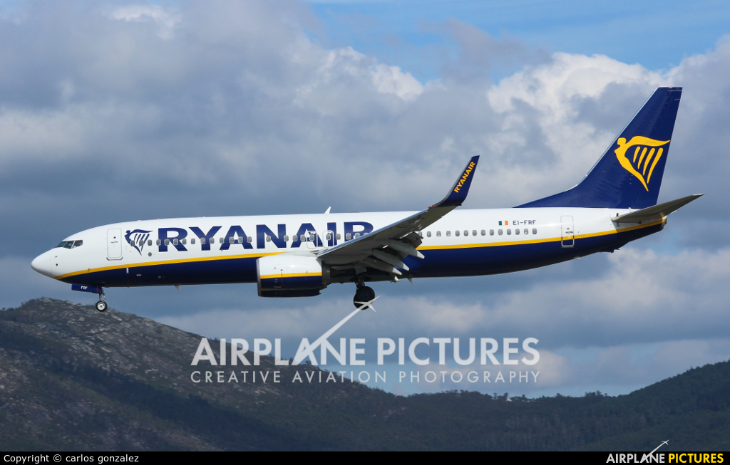 Ryanair EI-FRF aircraft at Vigo
