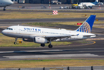 N812UA - United Airlines Airbus A319