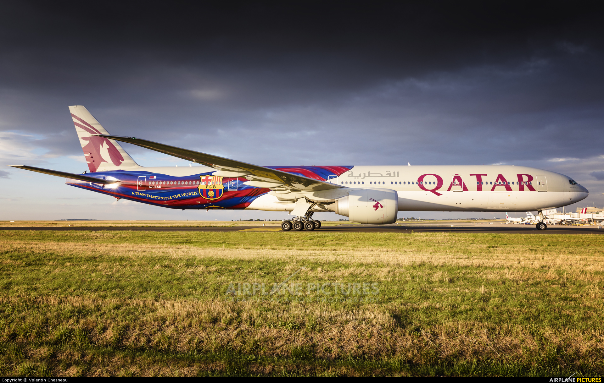 Qatar Airways A7-BAE aircraft at Paris - Charles de Gaulle