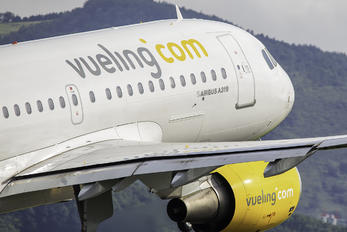 EC-MKV - Vueling Airlines Airbus A319