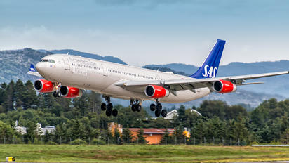LN-RKG - SAS - Scandinavian Airlines Airbus A340-300