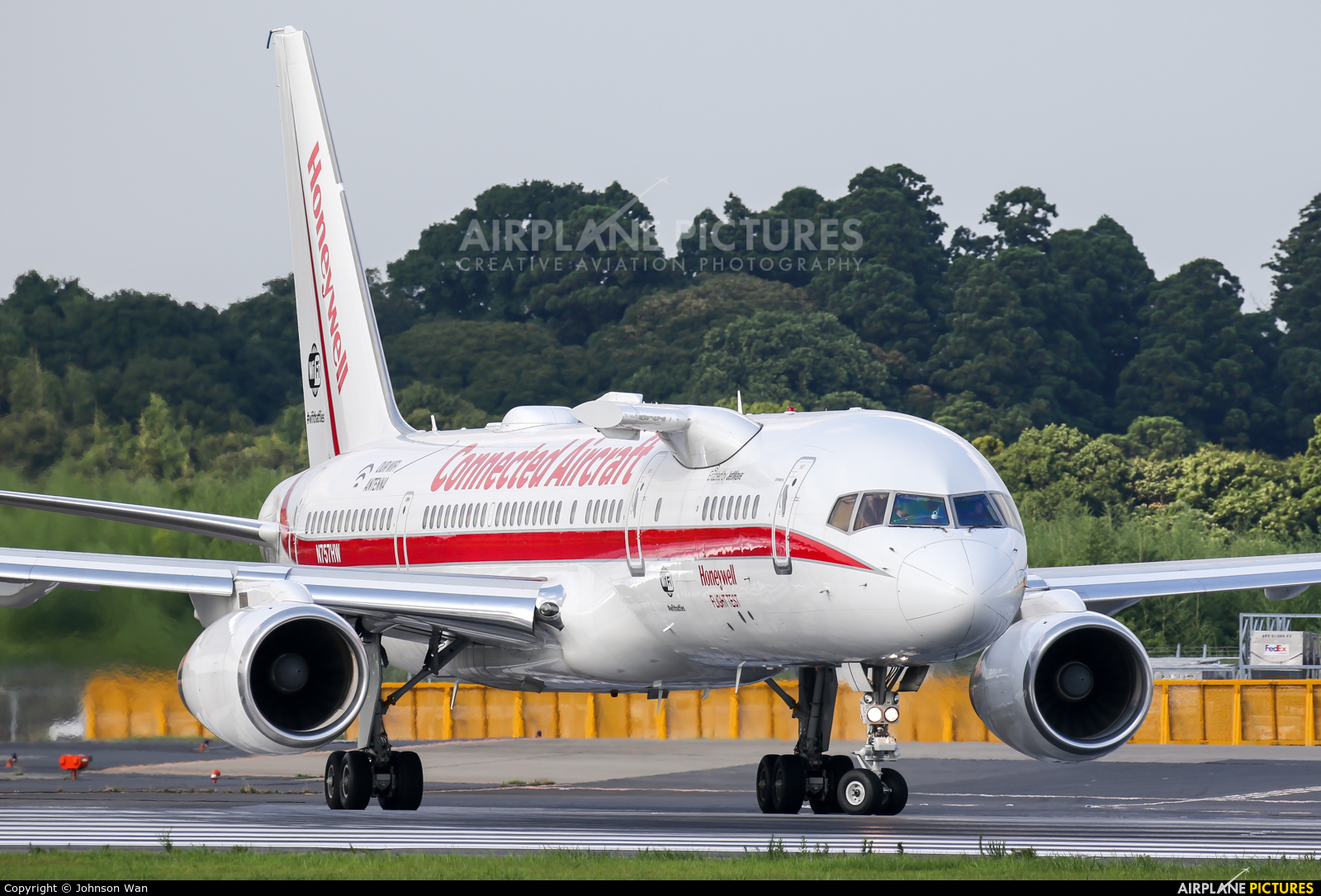 Honeywell Aviation Services N757HW aircraft at Tokyo - Narita Intl