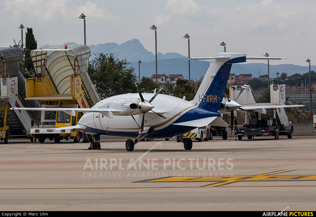 Foxair I-FXRH aircraft at Olbia Costa Smeralda