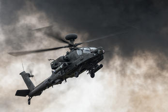 ZJ203 - UK - Army Air Corps Boeing AH-64D Apache