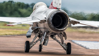 92-3880 - USA - Air Force : Thunderbirds General Dynamics F-16C Fighting Falcon