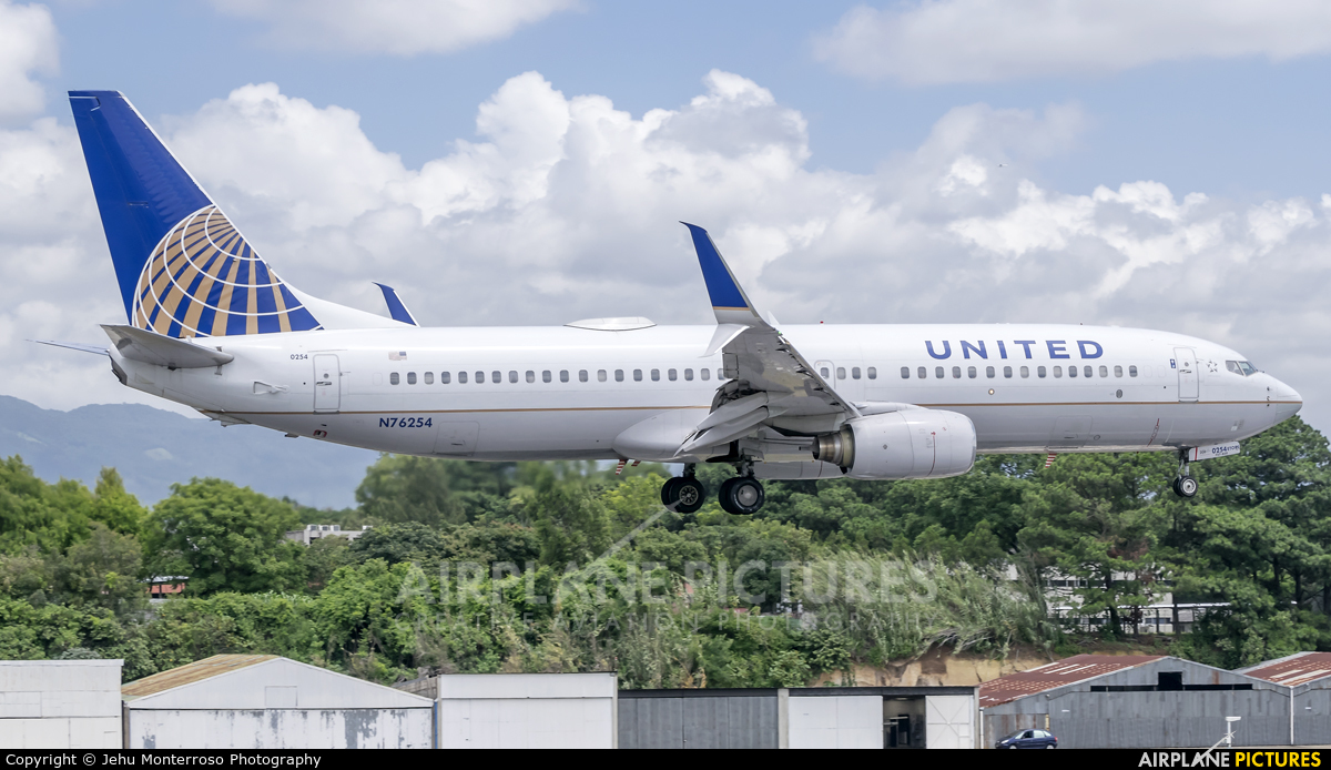 United Airlines N76254 aircraft at Guatemala - La Aurora