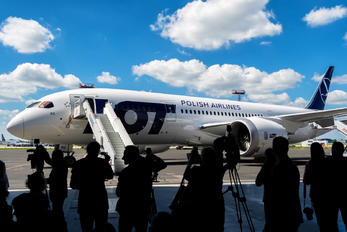 SP-LRG - LOT - Polish Airlines Boeing 787-8 Dreamliner