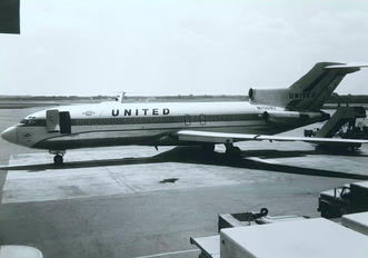 N7008U - United Airlines Boeing 727-228(A)
