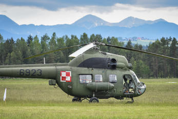 6923 - Poland - Army Mil Mi-2