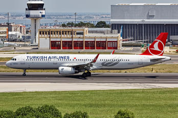 TC-JTJ - Turkish Airlines Airbus A321