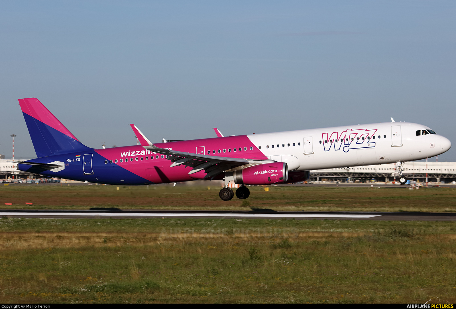 Wizz Air HA-LXQ aircraft at Milan - Malpensa