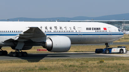 B-2033 - Air China Boeing 777-300ER