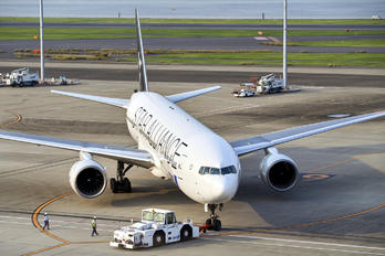 JA712A - ANA - All Nippon Airways Boeing 777-200