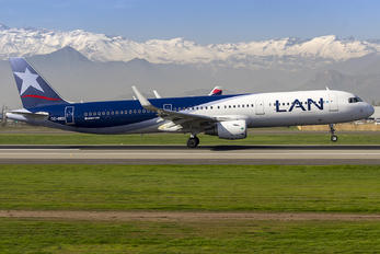 CC-BED - LAN Airlines Airbus A321