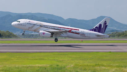 B-LCB - Hong Kong Express Airbus A320