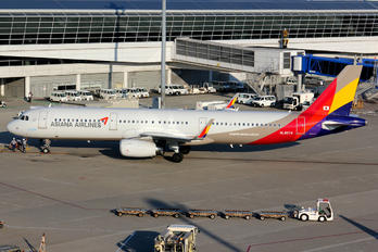 HL8074 - Asiana Airlines Airbus A321