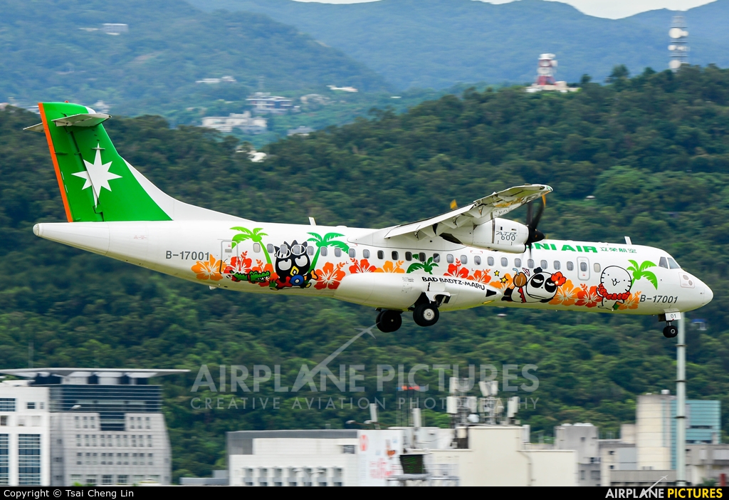 Uni Air B-17001 aircraft at Taipei Sung Shan/Songshan Airport