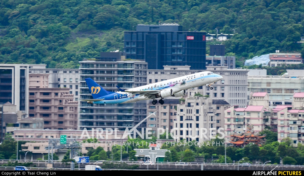 Mandarin Airlines B-16829 aircraft at Taipei Sung Shan/Songshan Airport