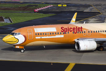 VT-SLI - SpiceJet Boeing 737-800