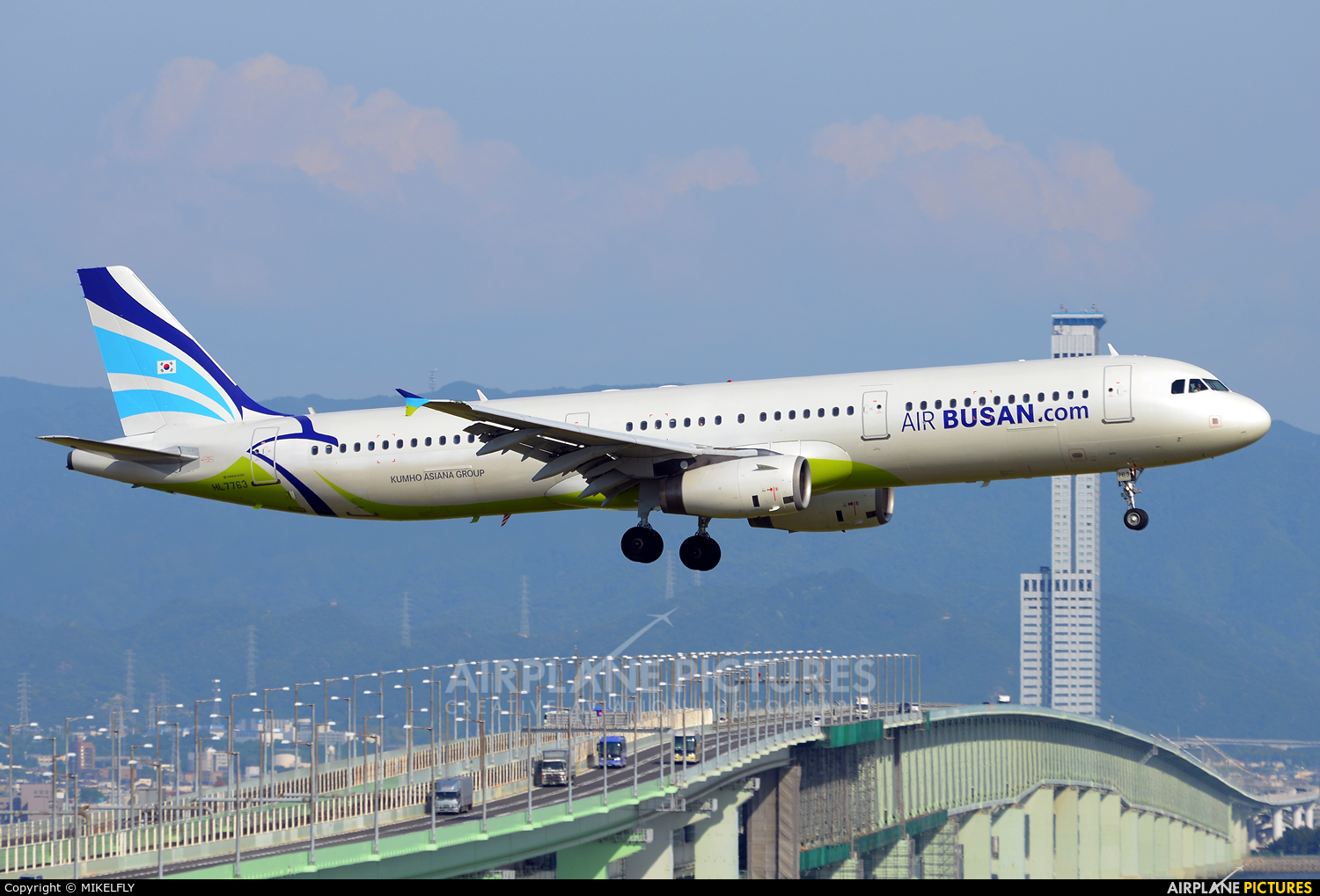 Asiana Airlines HL7763 aircraft at Kansai Intl