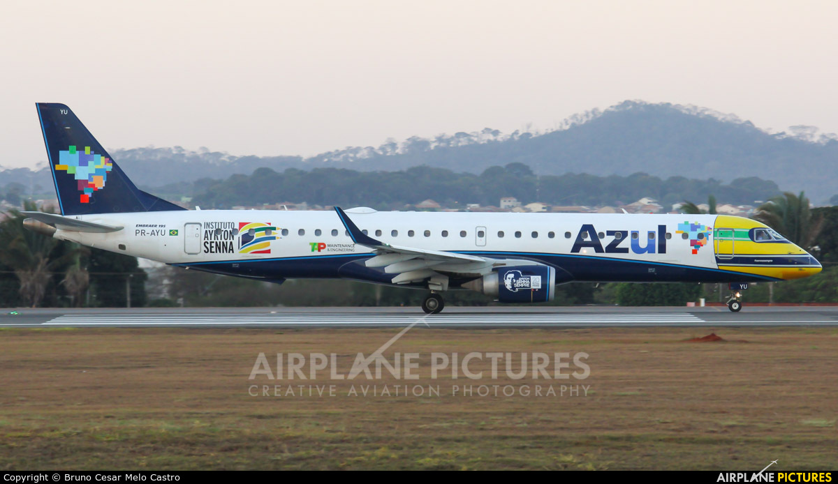 Azul Linhas Aéreas PR-AYU aircraft at Goiania - Santa Genoveva
