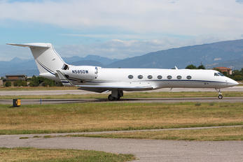 N585DW - Private Gulfstream Aerospace G-V, G-V-SP, G500, G550
