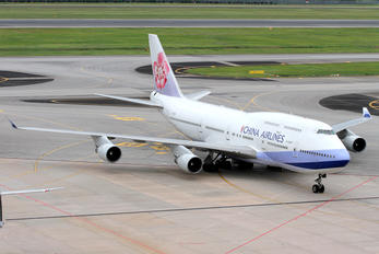 B-18207 - China Airlines Boeing 747-400