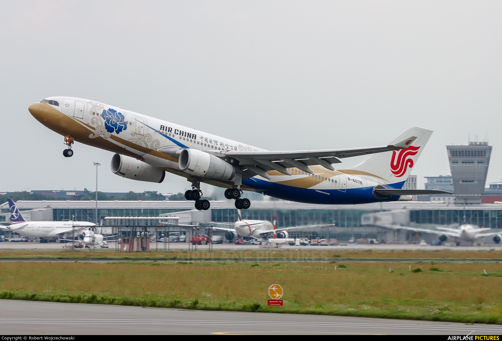 Air China B-6076 aircraft at Warsaw - Frederic Chopin