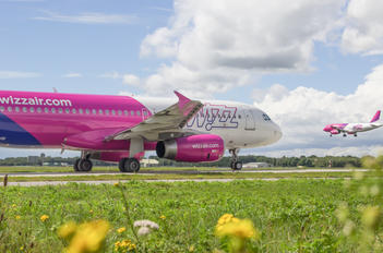 HA-LWO - Wizz Air Airbus A320