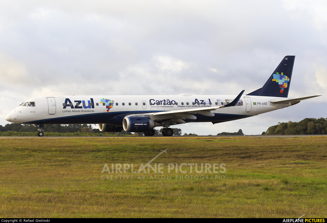 Azul Linhas Aéreas PR-AXE aircraft at Curitiba -  Afonso Pena