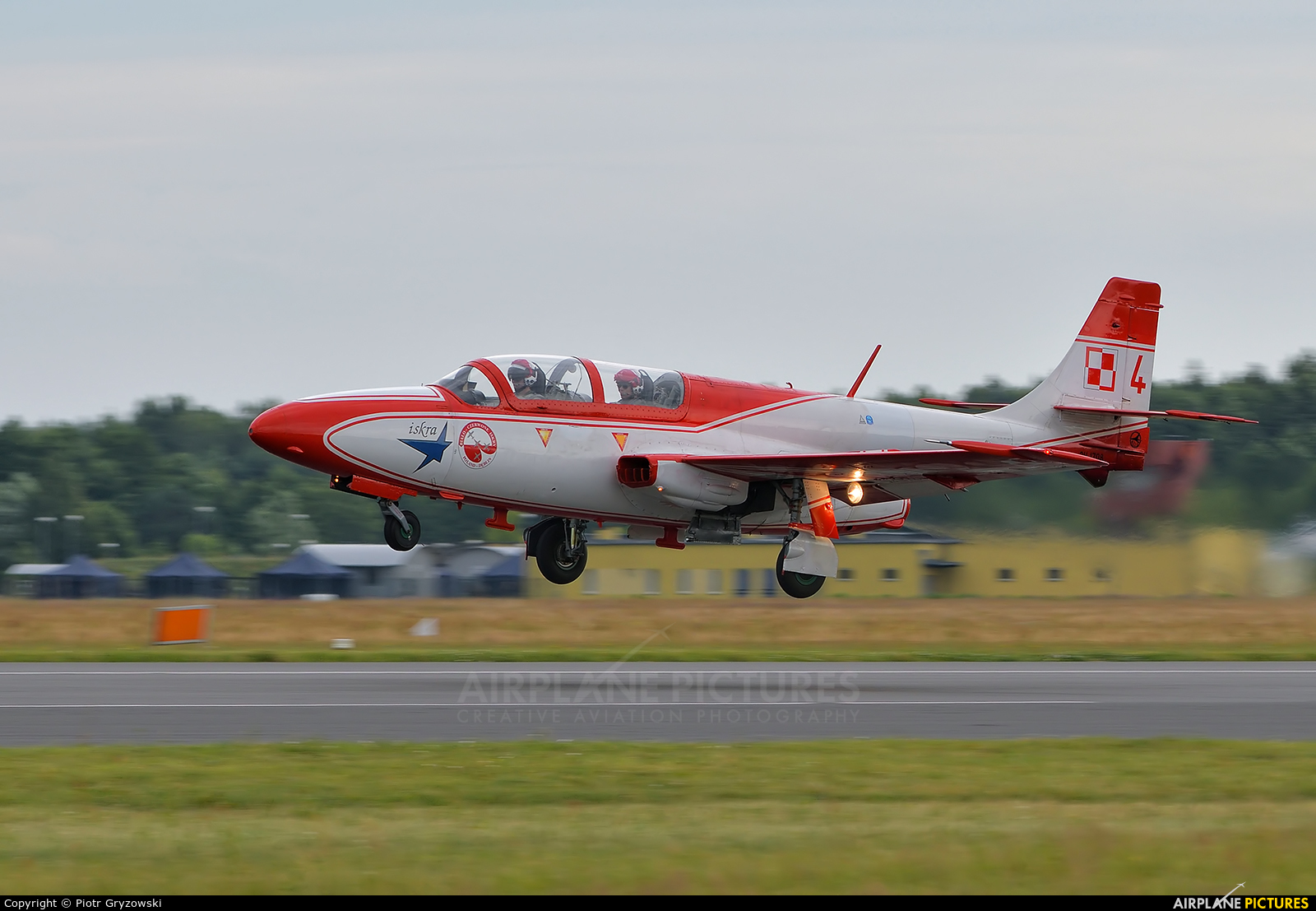 Poland - Air Force: White & Red Iskras 2004 aircraft at Dęblin