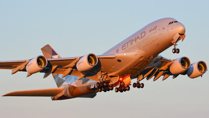 A6-API - Etihad Airways Airbus A380