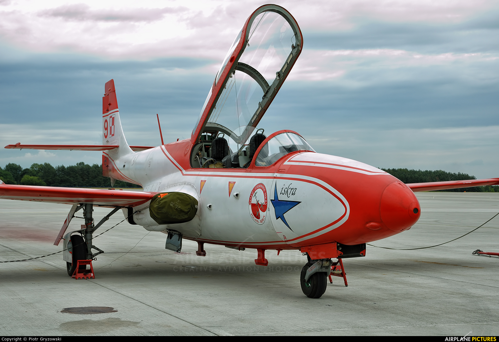 Poland - Air Force: White & Red Iskras 1715 aircraft at Dęblin