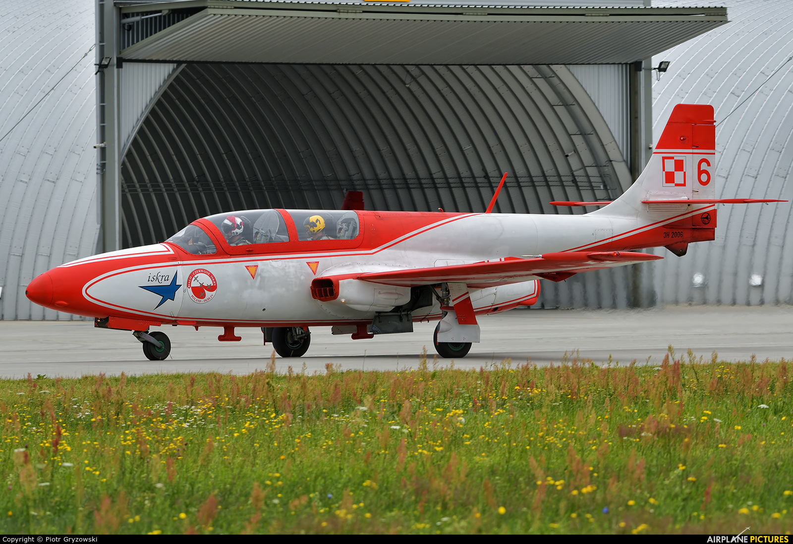 Poland - Air Force: White & Red Iskras 2006 aircraft at Dęblin