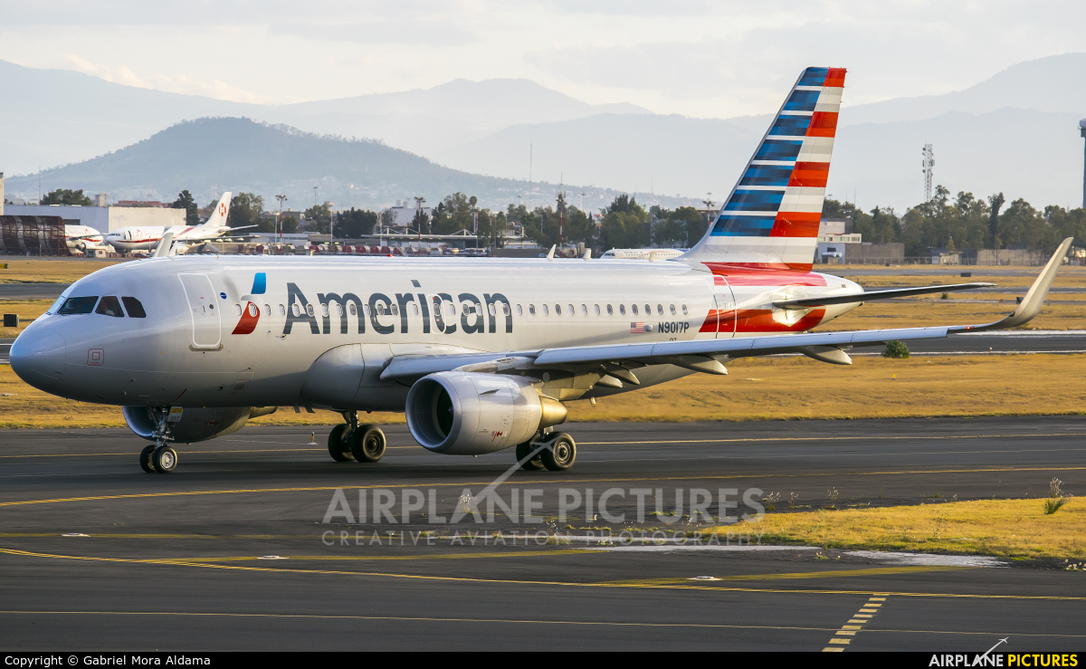 American Airlines N9017P aircraft at Mexico City - Licenciado Benito Juarez Intl