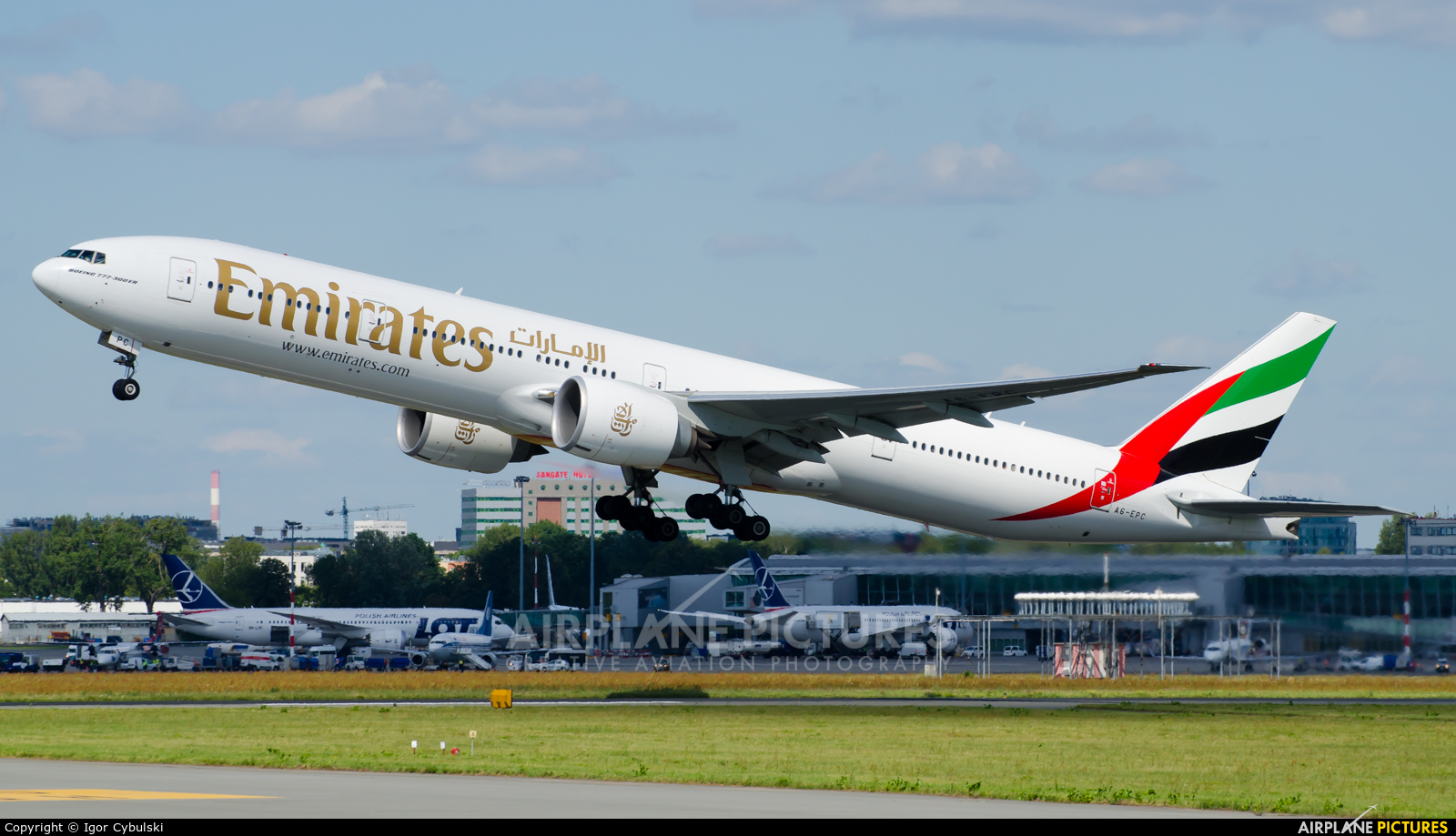 Emirates Airlines A6-EPC aircraft at Warsaw - Frederic Chopin