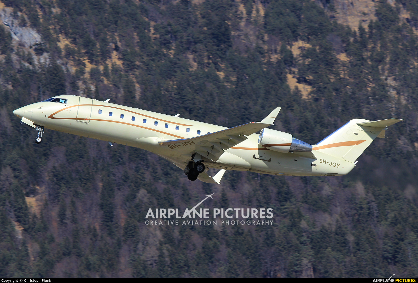 Air X 9H-JOY aircraft at Innsbruck