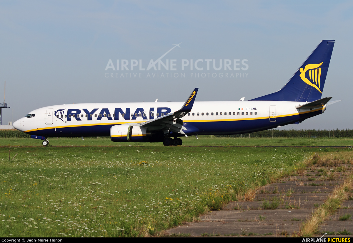 Ryanair EI-EML aircraft at Maastricht - Aachen