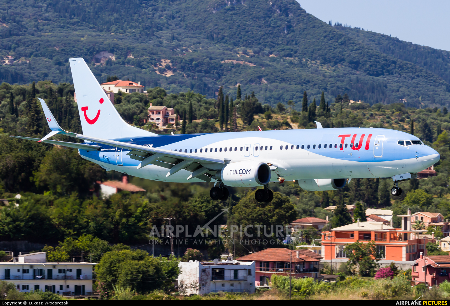 TUI Airways G-FDZW aircraft at Corfu - Ioannis Kapodistrias