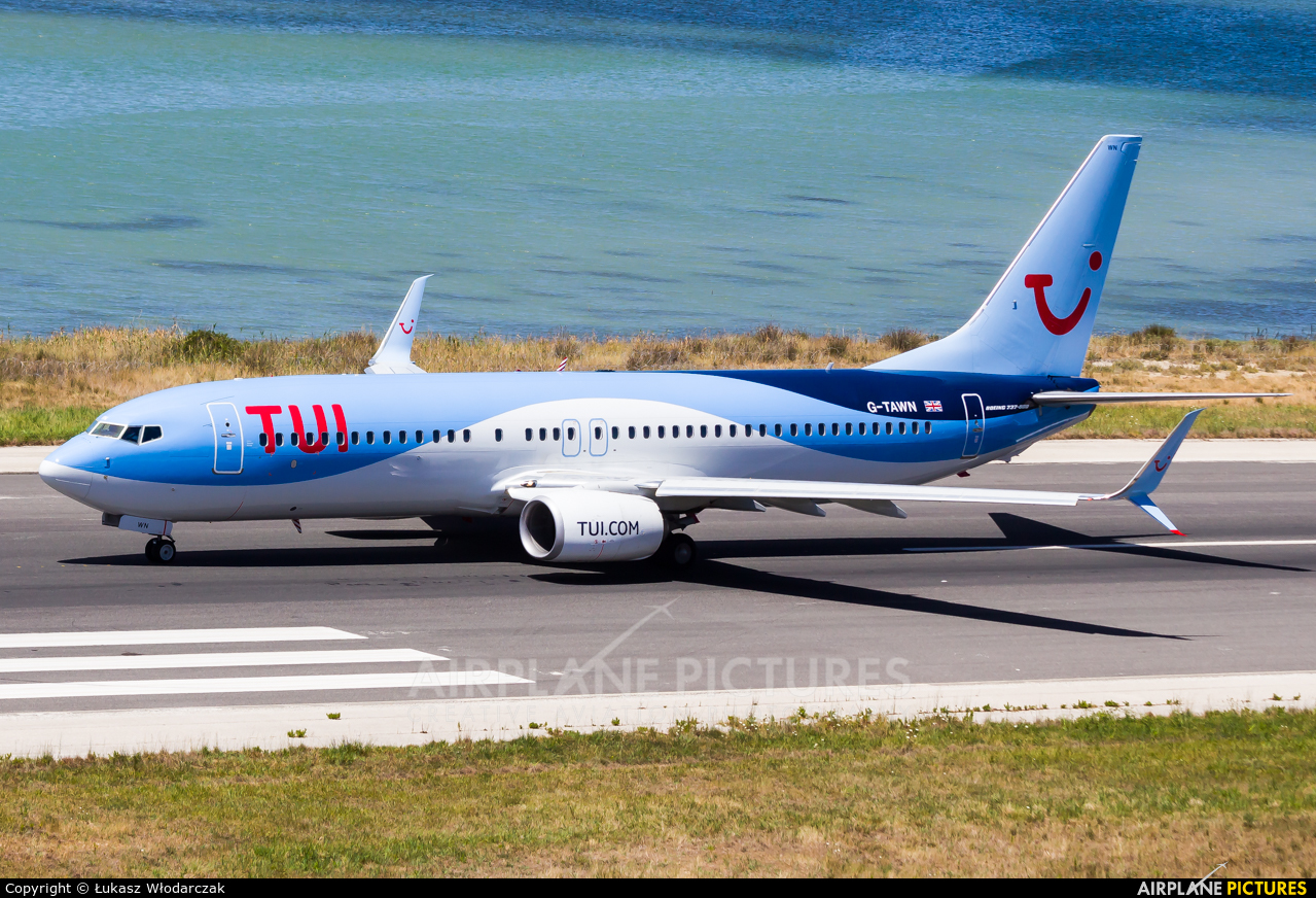 TUI Airways G-TAWN aircraft at Corfu - Ioannis Kapodistrias