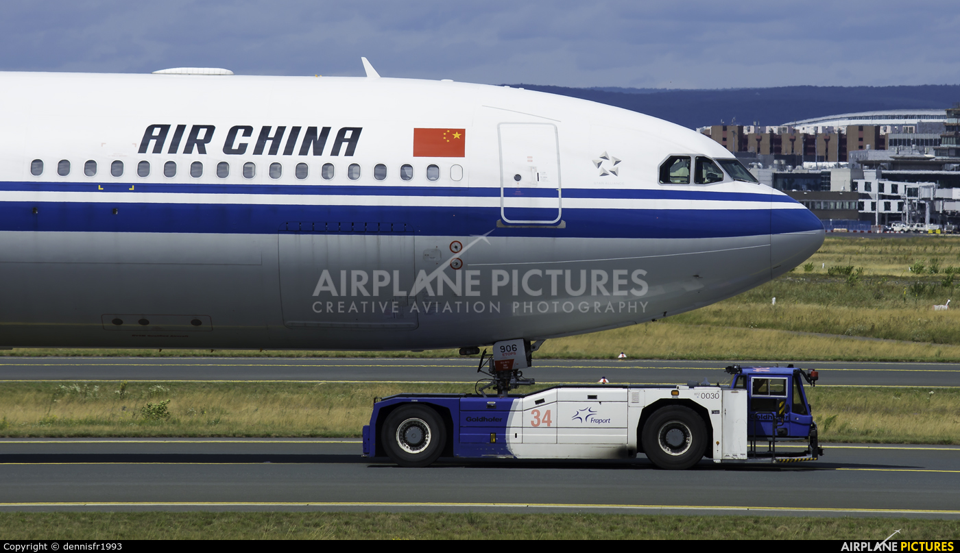 Air China B-5906 aircraft at Frankfurt